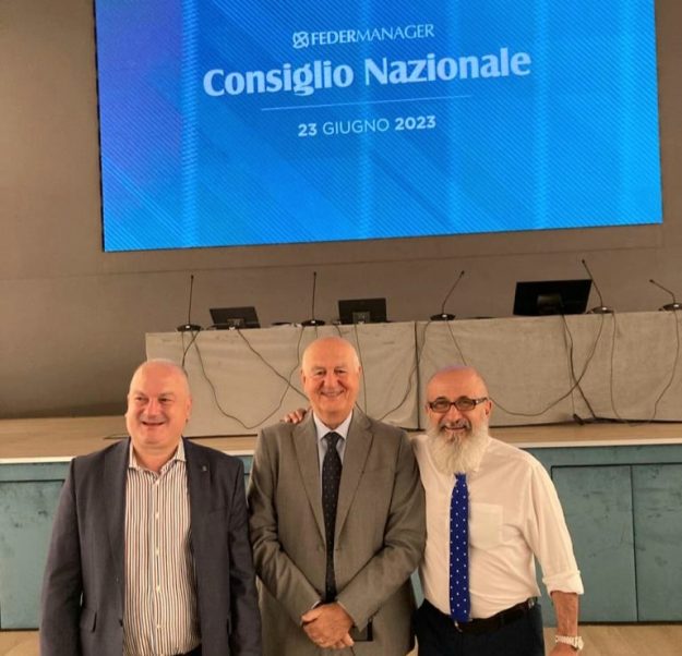 IMG-20230623-WA0002 da destra a sinistra: Fulvio D'Alessandro Presidente Federmanager Cuneo - Armando Indennimeo Presidente Assidai - Valter Quercioli vicepresidente Federale