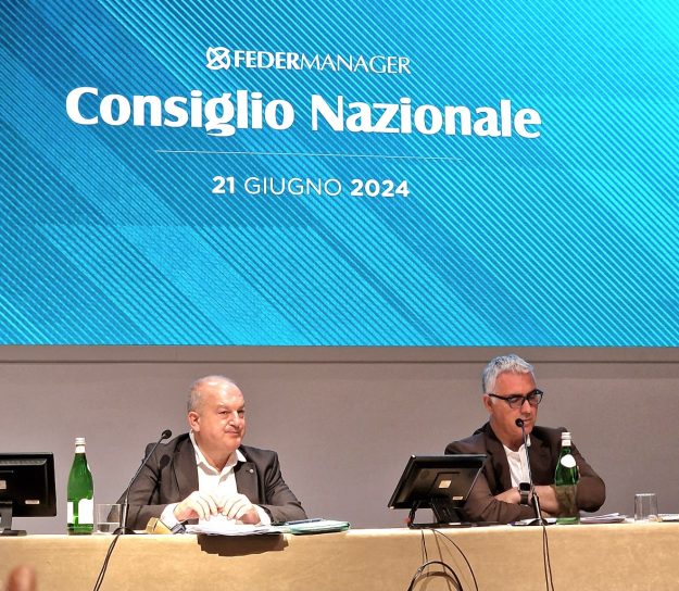 Nella foto: a destra Stefano Cuzzilla Presidente Nazionale a sinistra Valter Quercioli Vicepresidente Nazionale Nella foto: a destra Stefano Cuzzilla Presidente Nazionale a sinistra Valter Quercioli Vicepresidente Nazionale