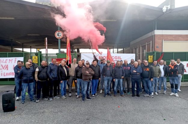 Ex Ilva, Racconigi a un anno dallo stop: una vertenza che interroga i manager della siderurgia Ex Ilva, Racconigi a un anno dallo stop: una vertenza che interroga i manager della siderurgia - ph TargatoCN